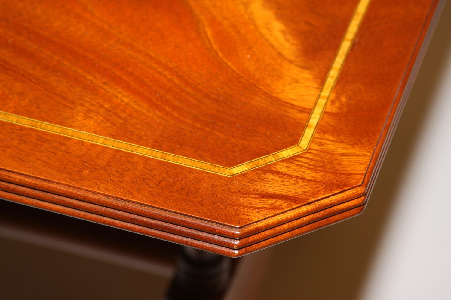 Top Corner Detail showing Satinwood Inlay Banding and Reeded Edge