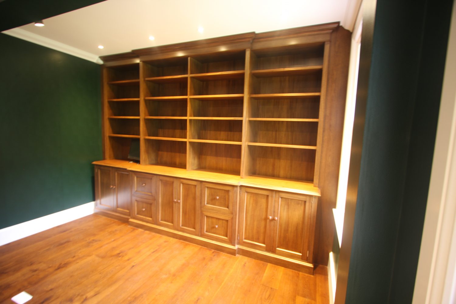 Large Mahogany Bookcase Unit