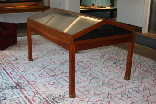 Recto Verso Display Cabinet
